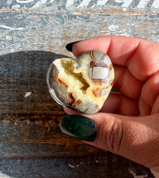 Gorgeous Septarian Mini Heart from Utah | Opt Z
