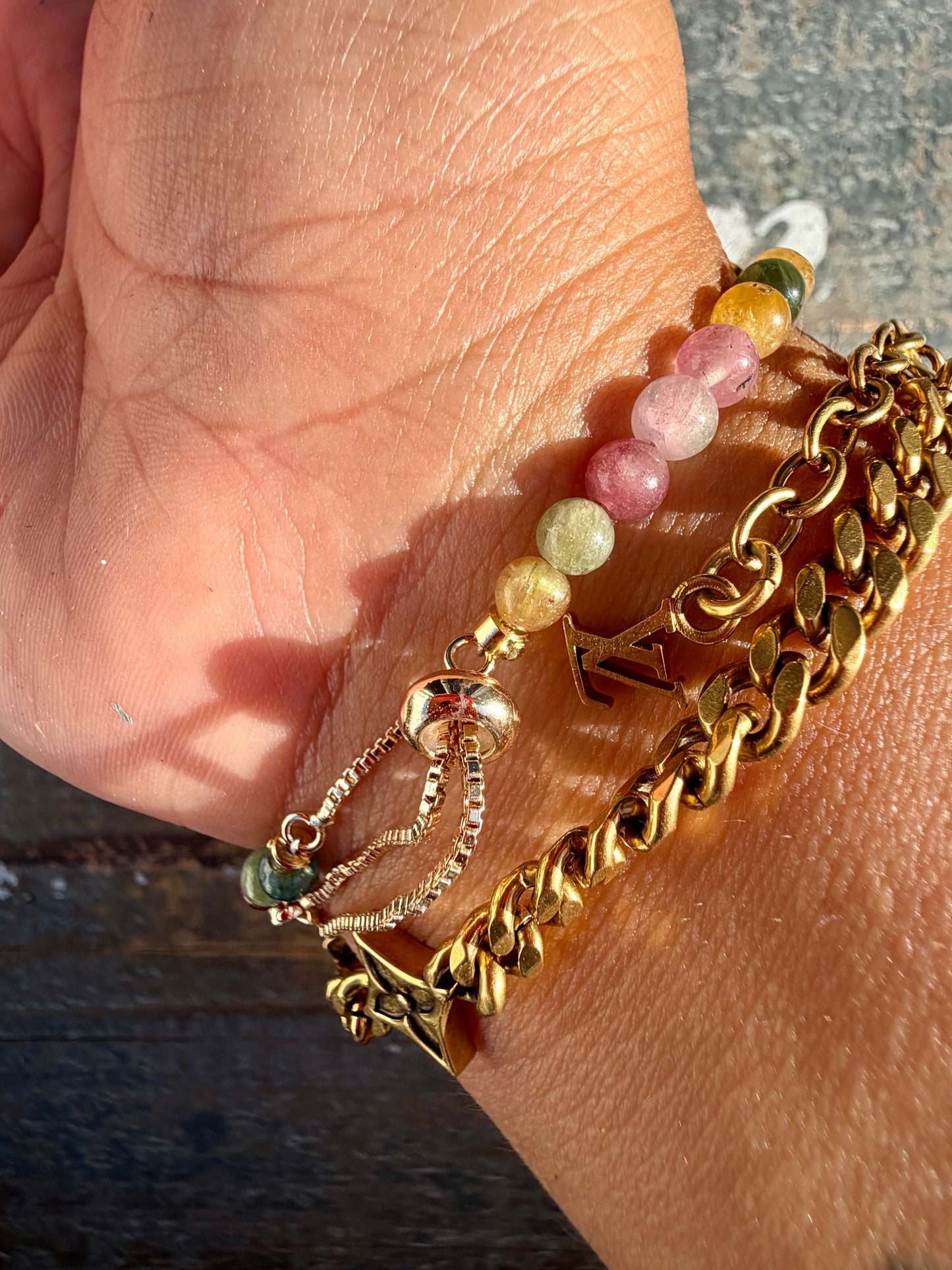 One (1) Tourmaline with Shell Bracelet | Adjustable
