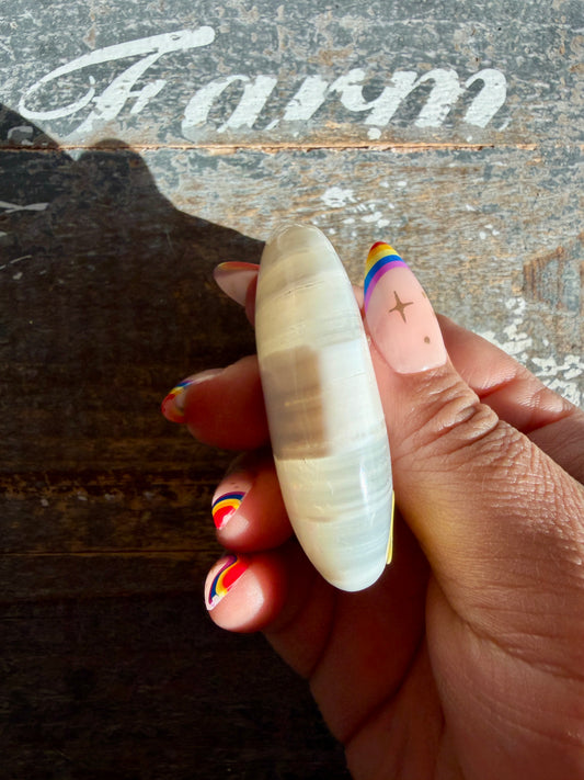 Gorgeous White Banded Agate Palm Stone | India | Opt S