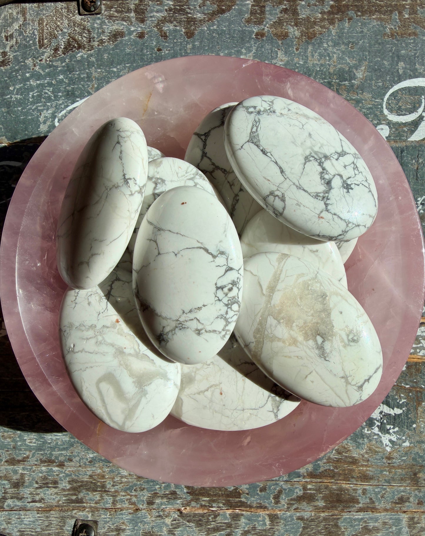 One (1) Howlite Palmstone | Intuitively Chosen