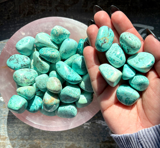 One (1) Gorgeous Seafoam Chrysocolla Tumble from Peru | Intuitively Chosen