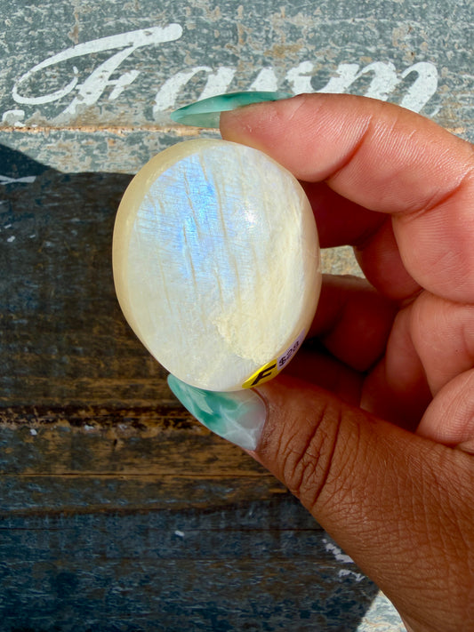 Gorgeous Blue Flash White Moonstone Palm Stone | India | Opt F