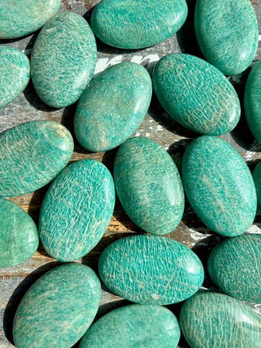 1 (One) Gorgeous Green Amazonite Palm Stone
