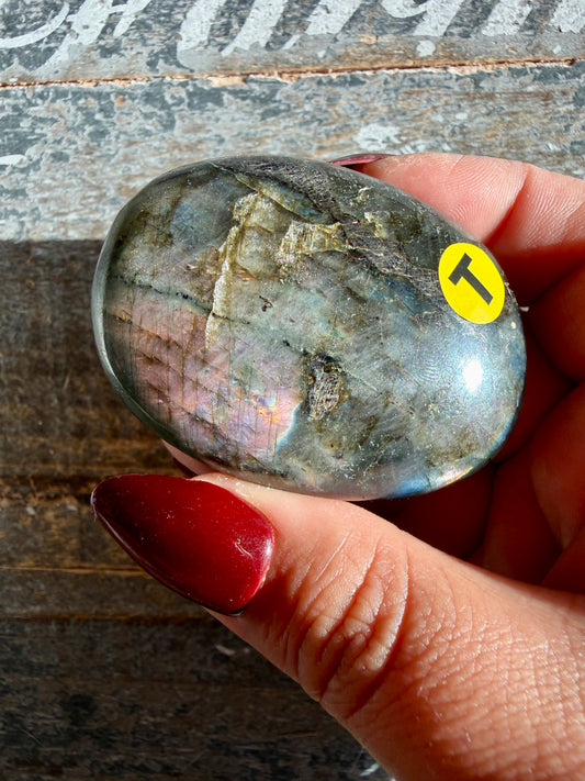 Gorgeous Flashy Labradorite Palm Stone | Madagascar | Opt T