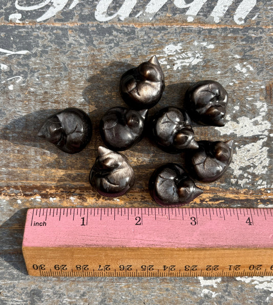 One (1) Silver Sheen Obsidian Xtra Mini Sleeping Cat