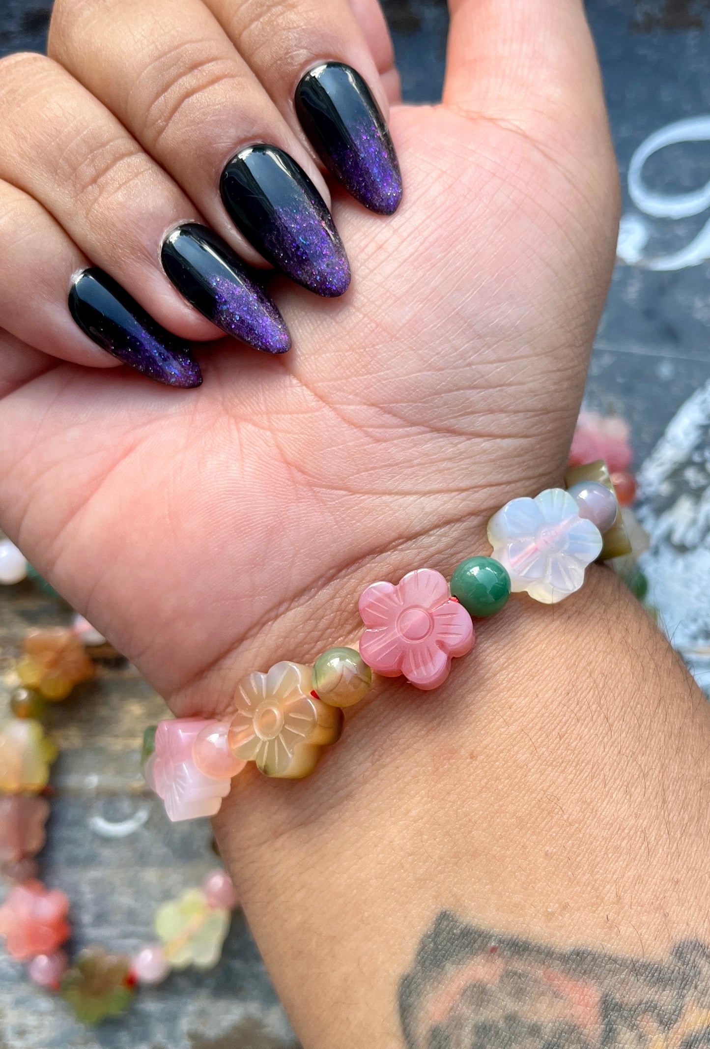 One (1) Gorgeous Colorful Yanyuan Agate Flower Bracelet