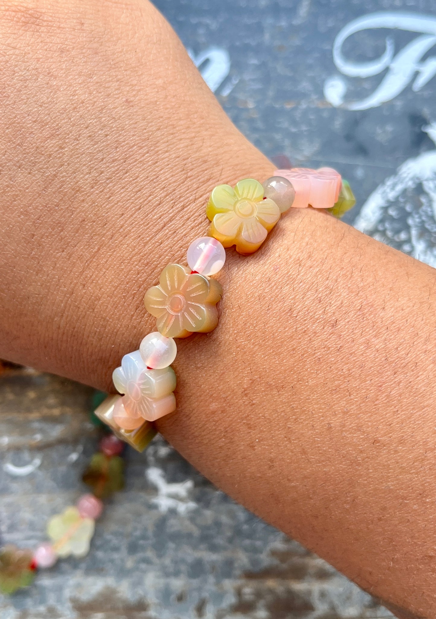 One (1) Gorgeous Colorful Yanyuan Agate Flower Bracelet