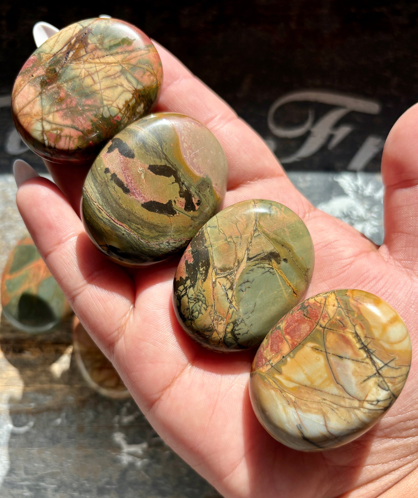 One (1) Gorgeous Cherry Creek Mini Palm Stone