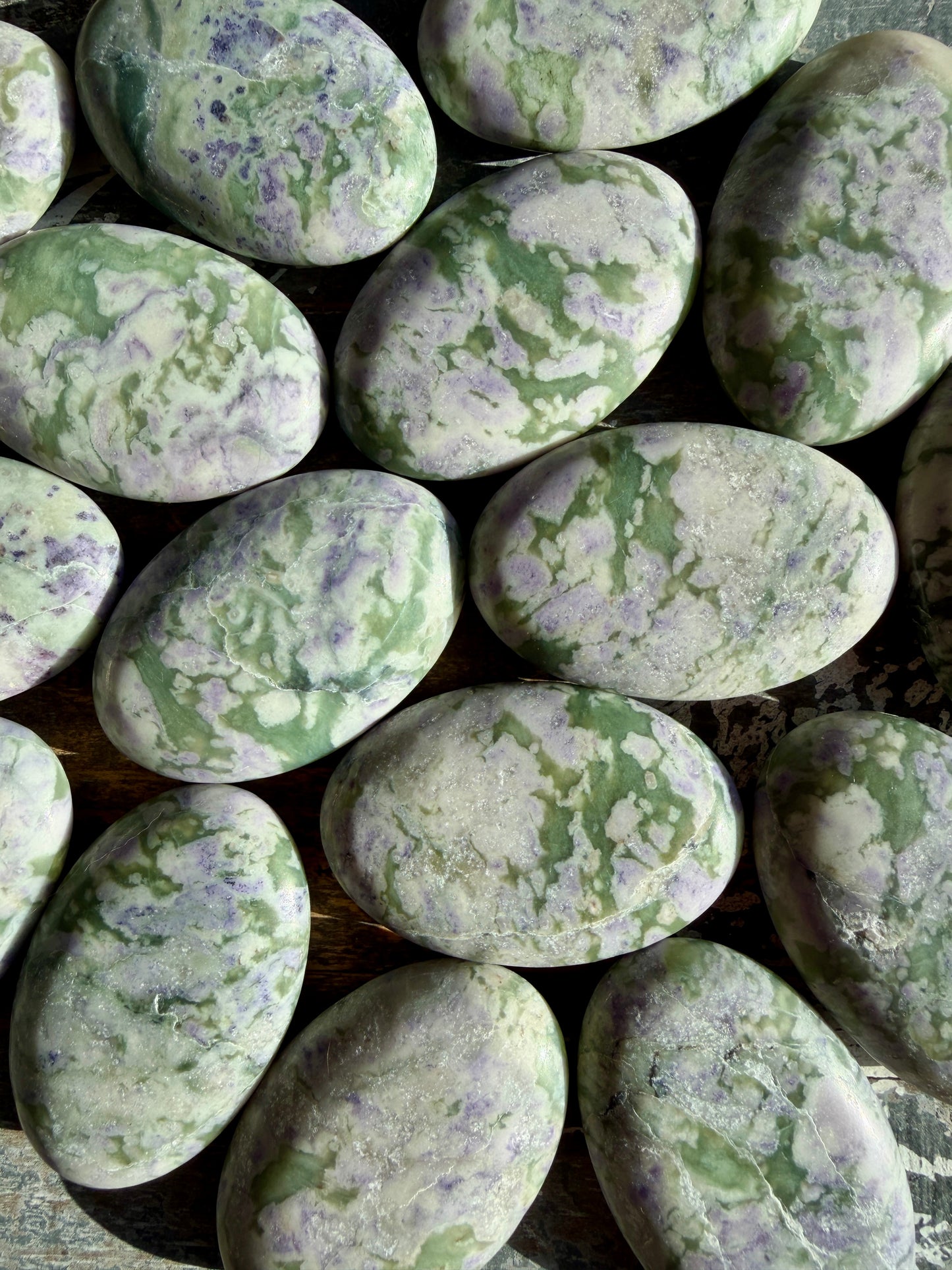 One (1) Gorgeous Mint & Lavender Serpentine Palm Stone