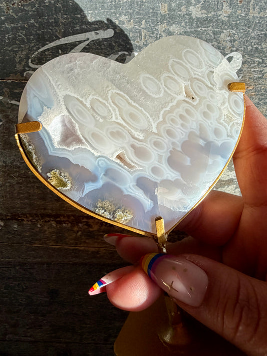 Gorgeous Indonesian Scenic Moss Agate Heart on Stand | Opt B