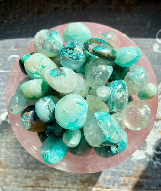 One (1) Gorgeous AAA Quantum Quattro aka Chrysocolla/Malachite/Azurite in Quartz Tumble from Peru