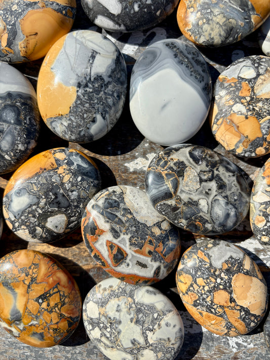 One (1) Maligano Jasper Palm Stone | Intuitley Chosen