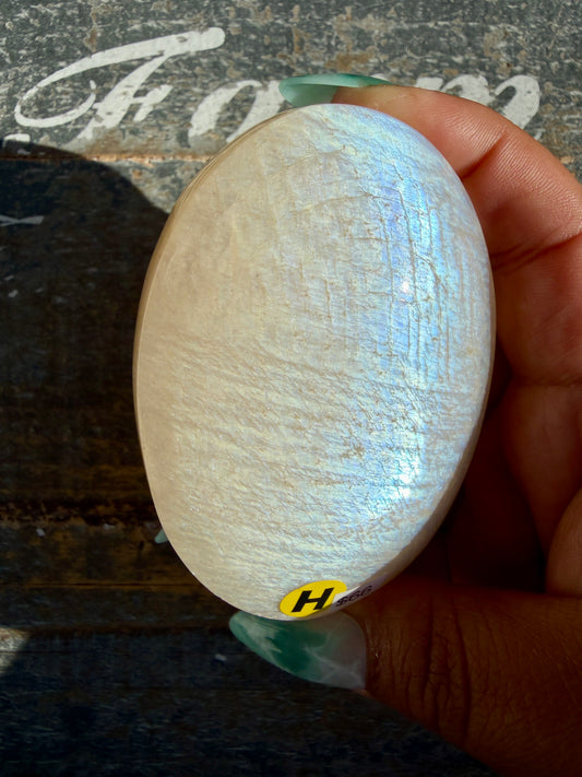 Gorgeous Blue Flash White Moonstone Palm Stone | India | Opt H