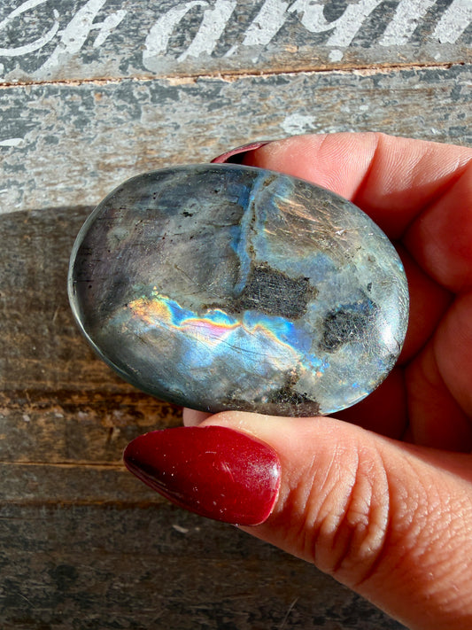Gorgeous Flashy Labradorite Palm Stone | Madagascar | Opt Z