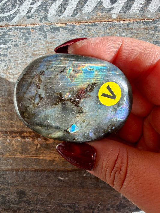 Gorgeous Flashy Labradorite Palm Stone | Madagascar | Opt V