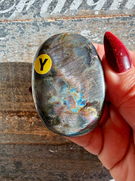 Gorgeous Flashy Labradorite Palm Stone | Madagascar | Opt Y