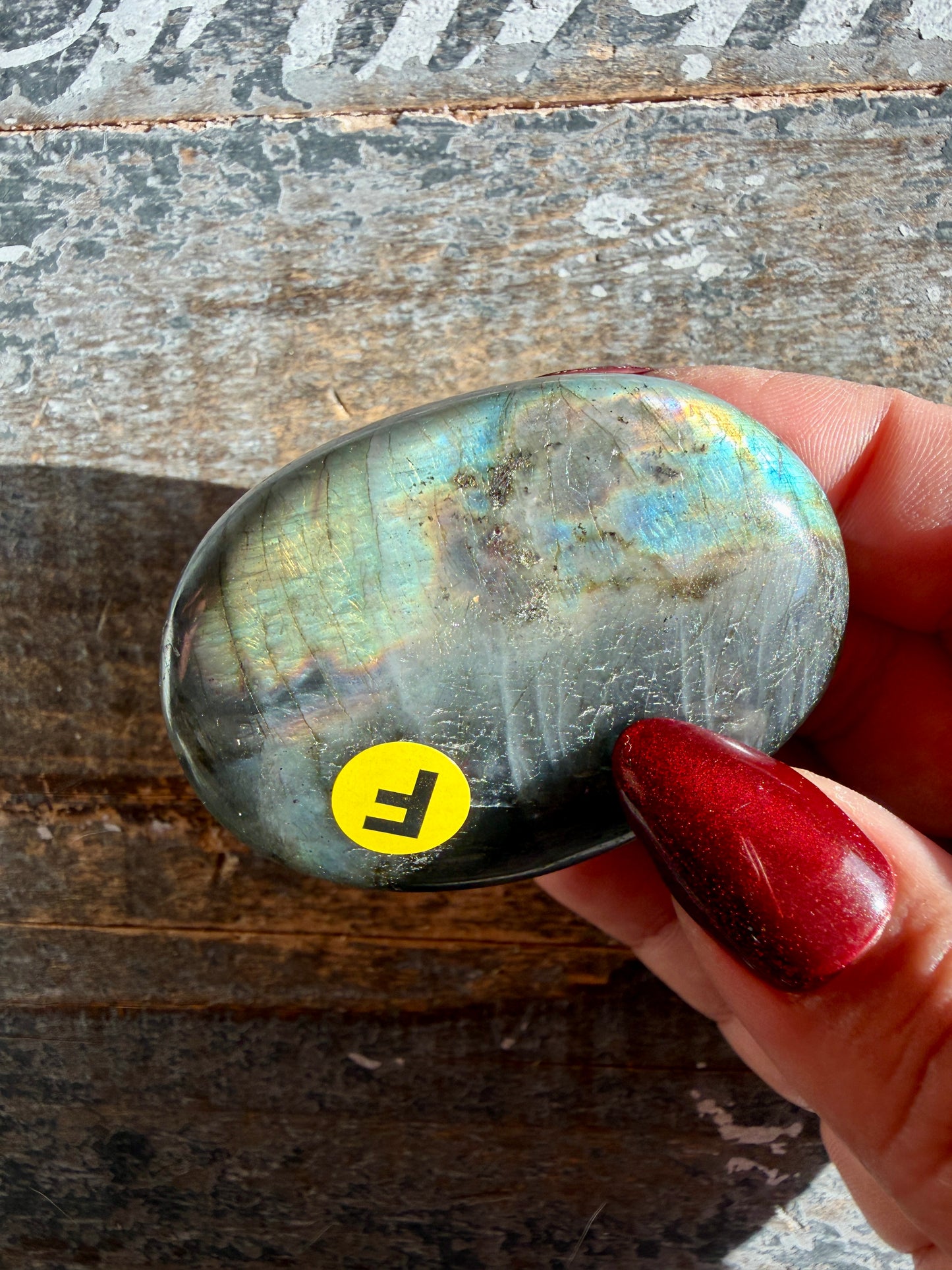 Gorgeous Flashy Labradorite Palm Stone | Madagascar | Opt F