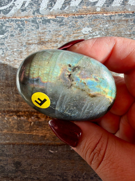 Gorgeous Flashy Labradorite Palm Stone | Madagascar | Opt F