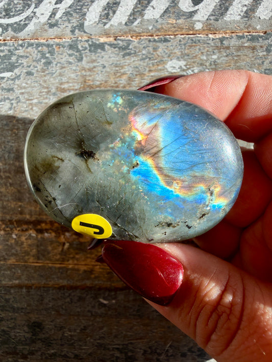Gorgeous Flashy Labradorite Palm Stone | Madagascar | Opt J