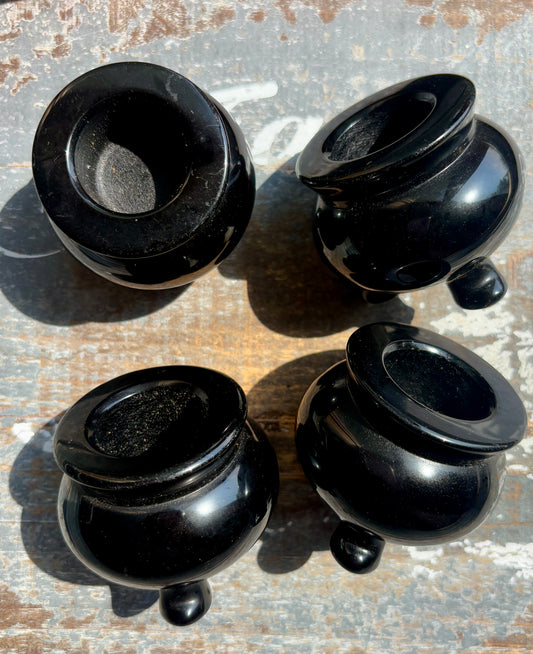 One (1) Obsidian Cauldron