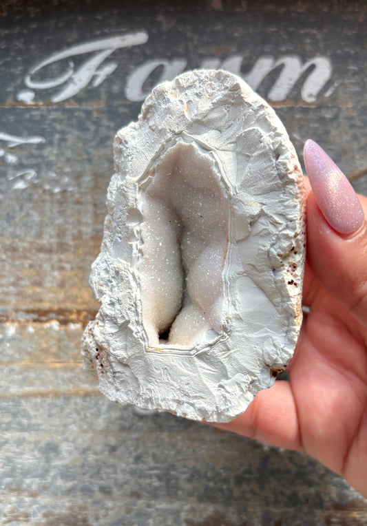 Gorgeous Orca White Agate Geode