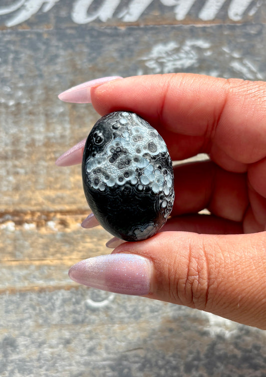 Gorgeous Gothic Gobi Agate Nugget | Dyed