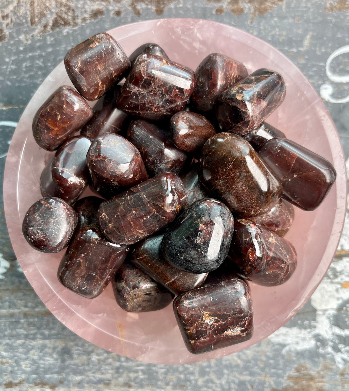 One (1) Gorgeous Garnet Tumble from India