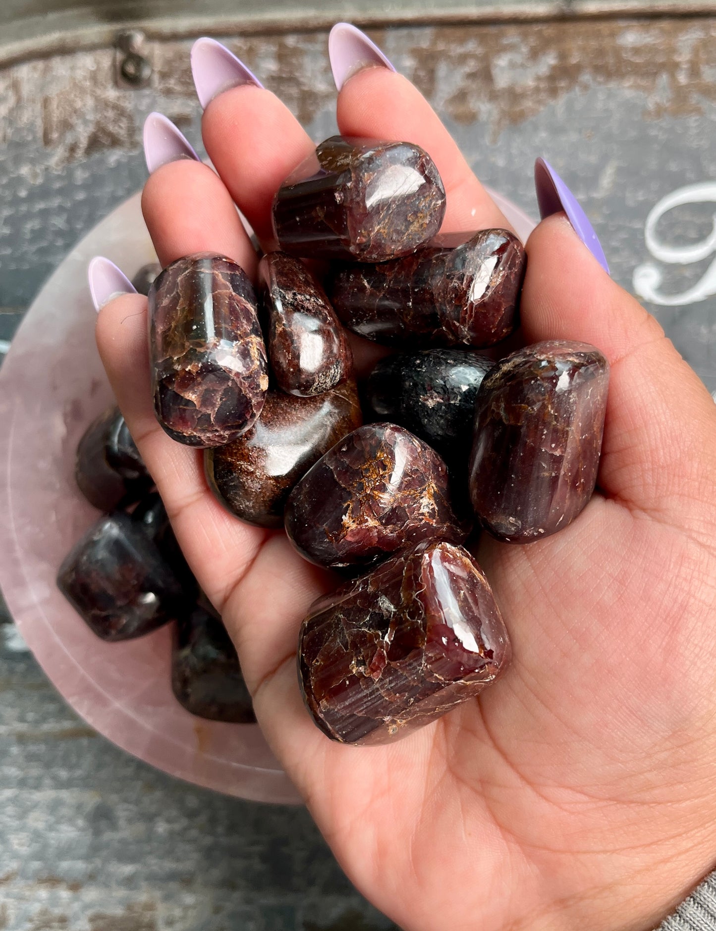 One (1) Gorgeous Garnet Tumble from India