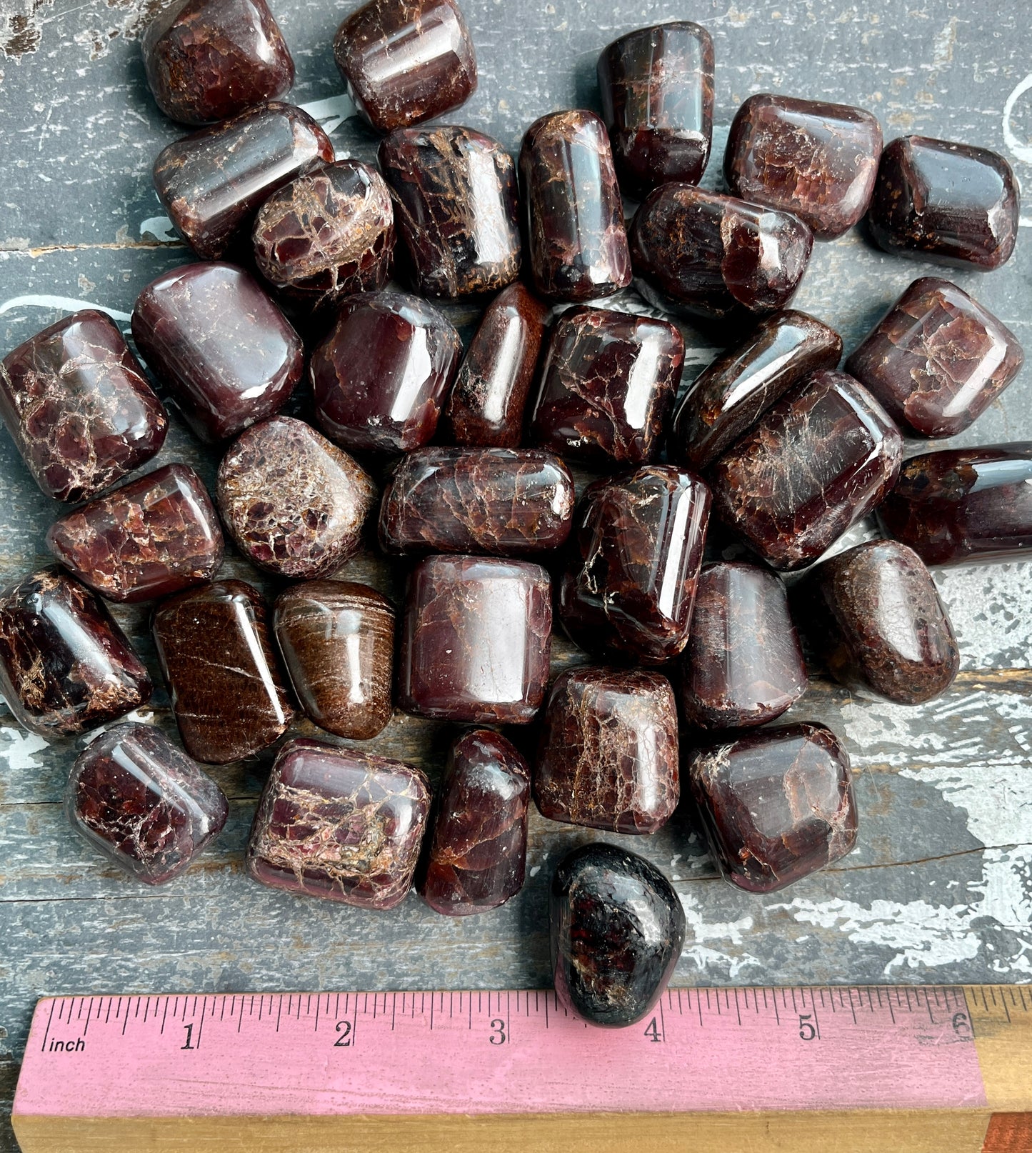 One (1) Gorgeous Garnet Tumble from India