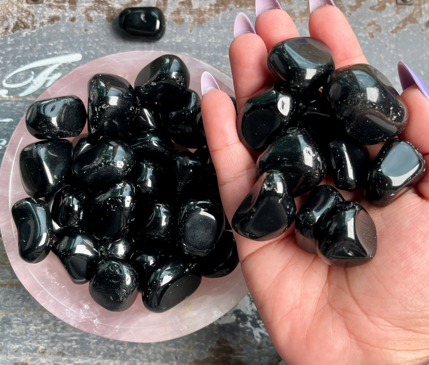 One (1) Black Obsidian Grounding Tumble