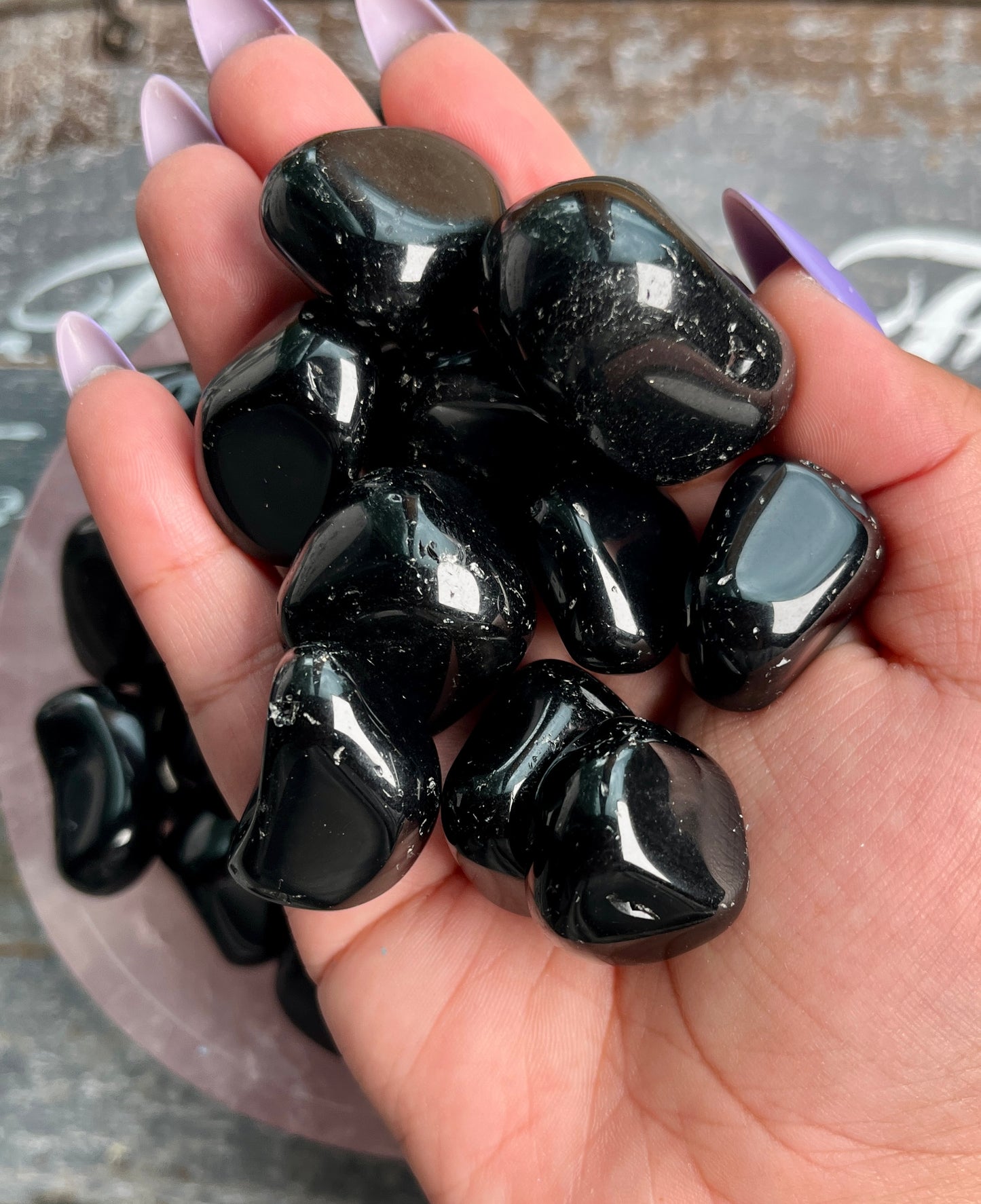 One (1) Black Obsidian Grounding Tumble