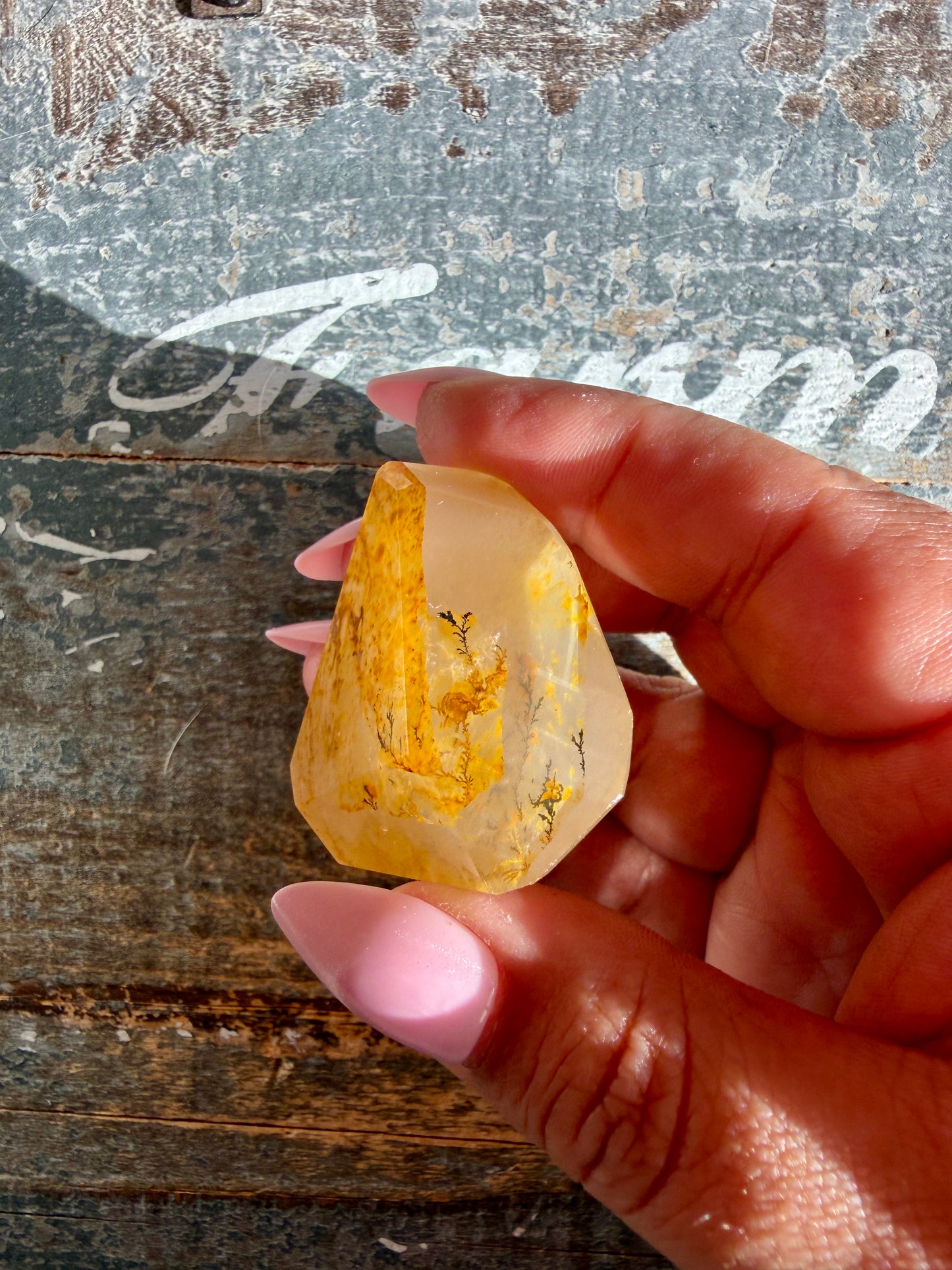 Gorgeous AAA Grade Golden Healer with Dendritic Inclusions | Opt H