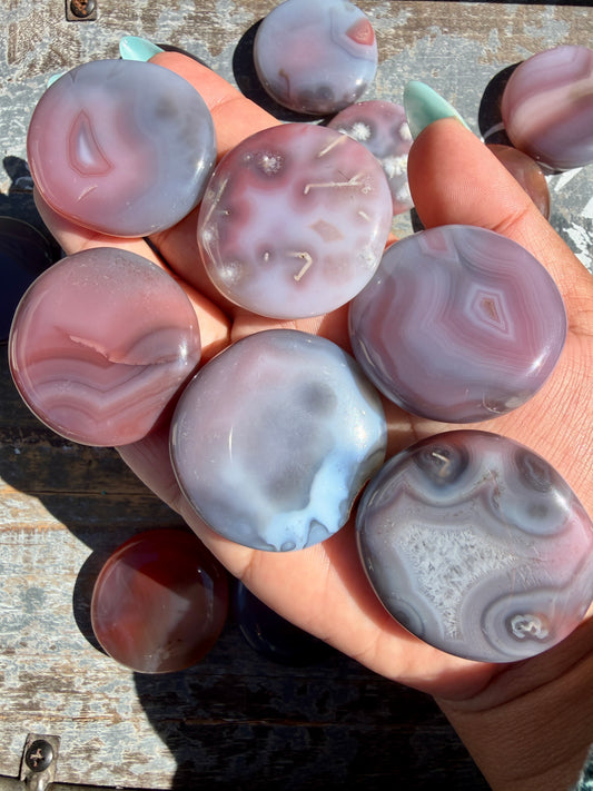 One (1) Gorgeous Swazi Agate Medallion | Intuitively Chosen