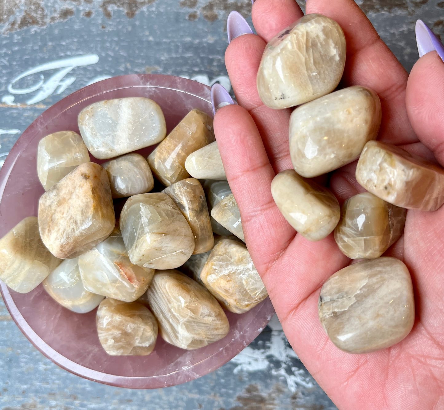 One (1) Gorgeous Moonstone Tumble from India