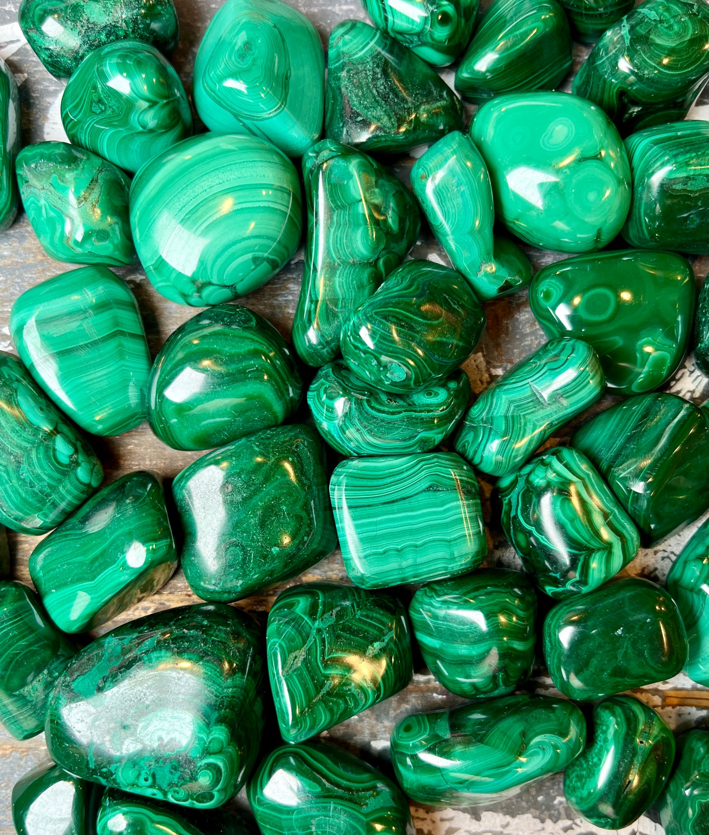 One (1) Gorgeous Malachite Tumble