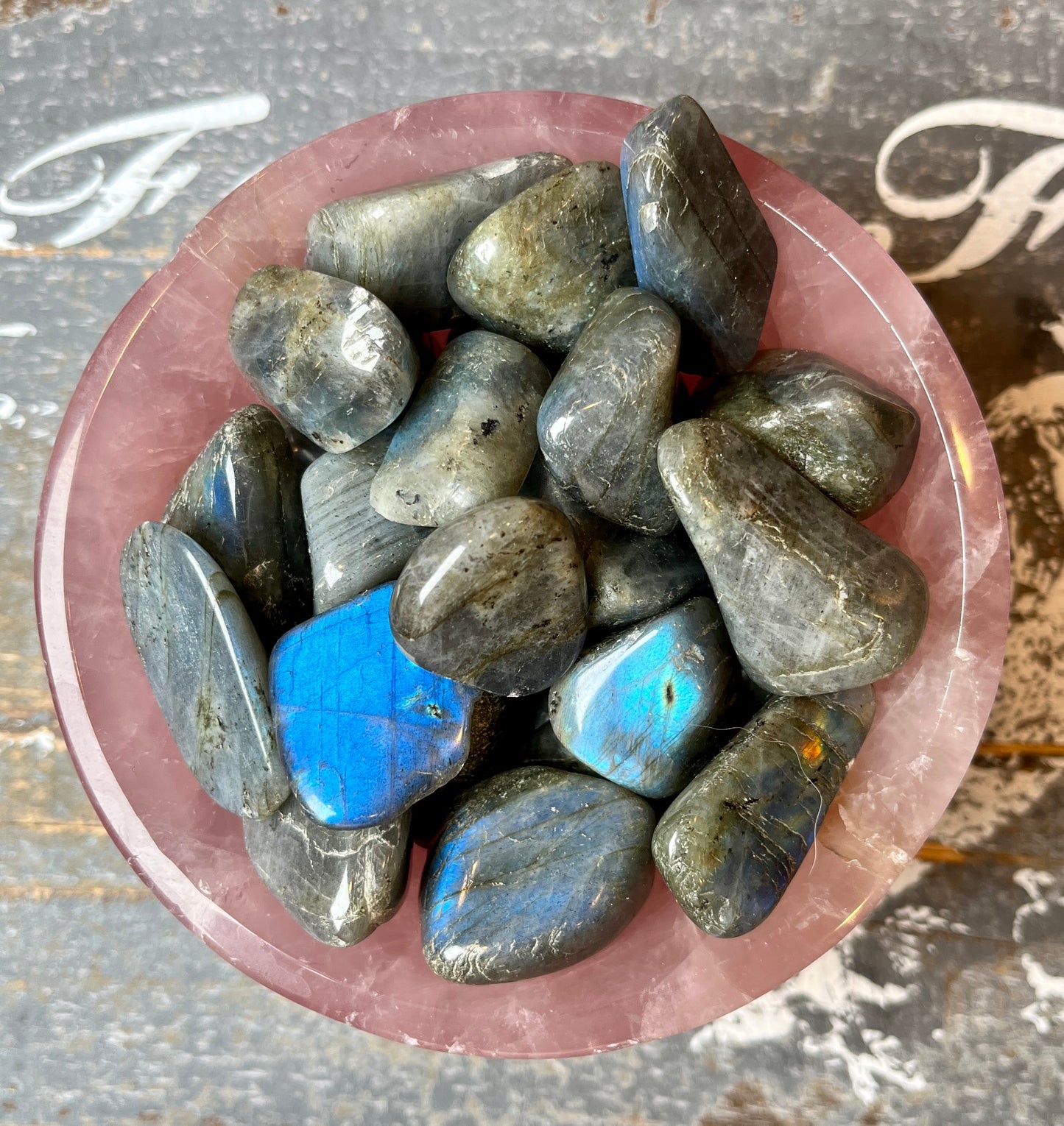 One (1) Gorgeous Labradorite Tumble