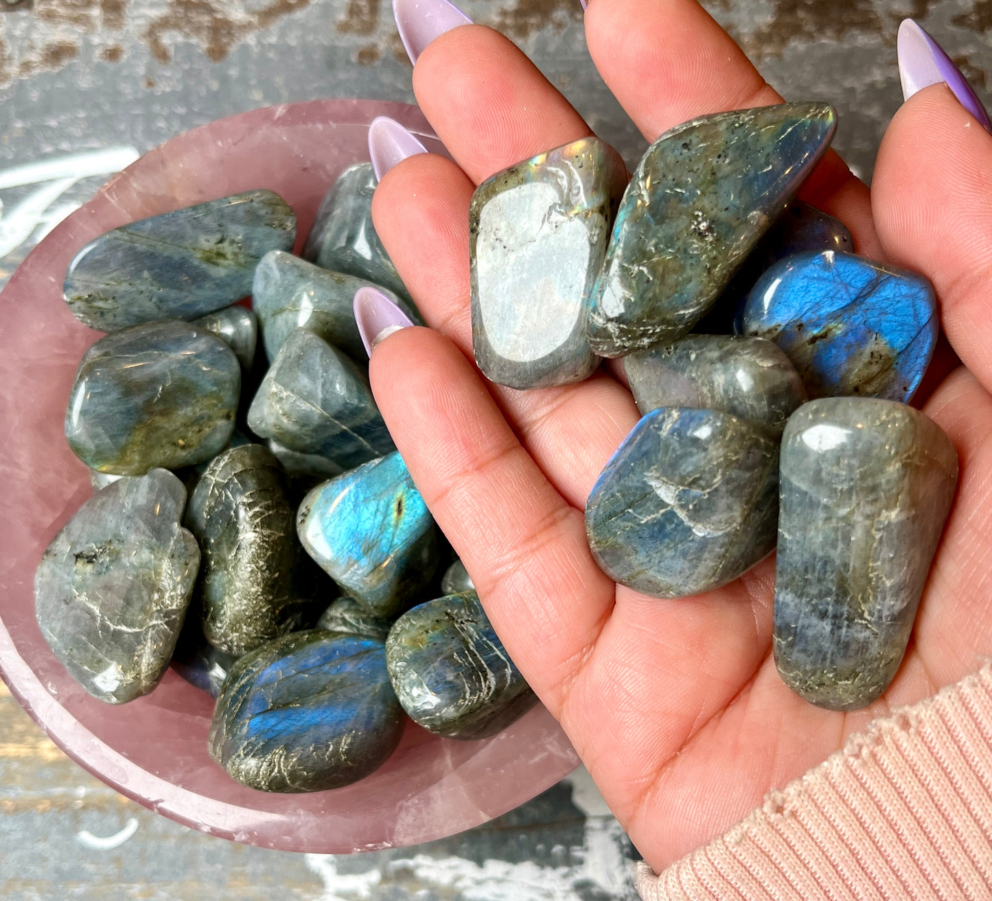 One (1) Gorgeous Labradorite Tumble