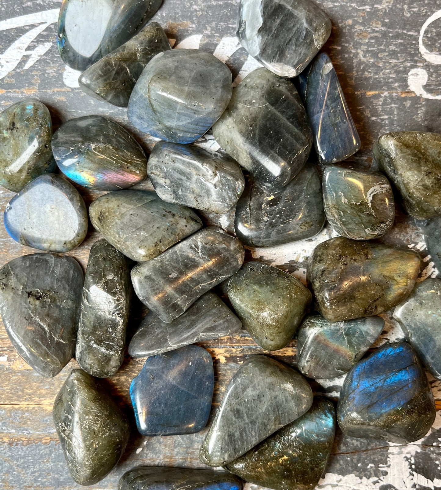 One (1) Gorgeous Labradorite Tumble