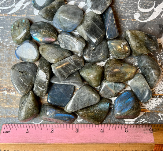 One (1) Gorgeous Labradorite Tumble