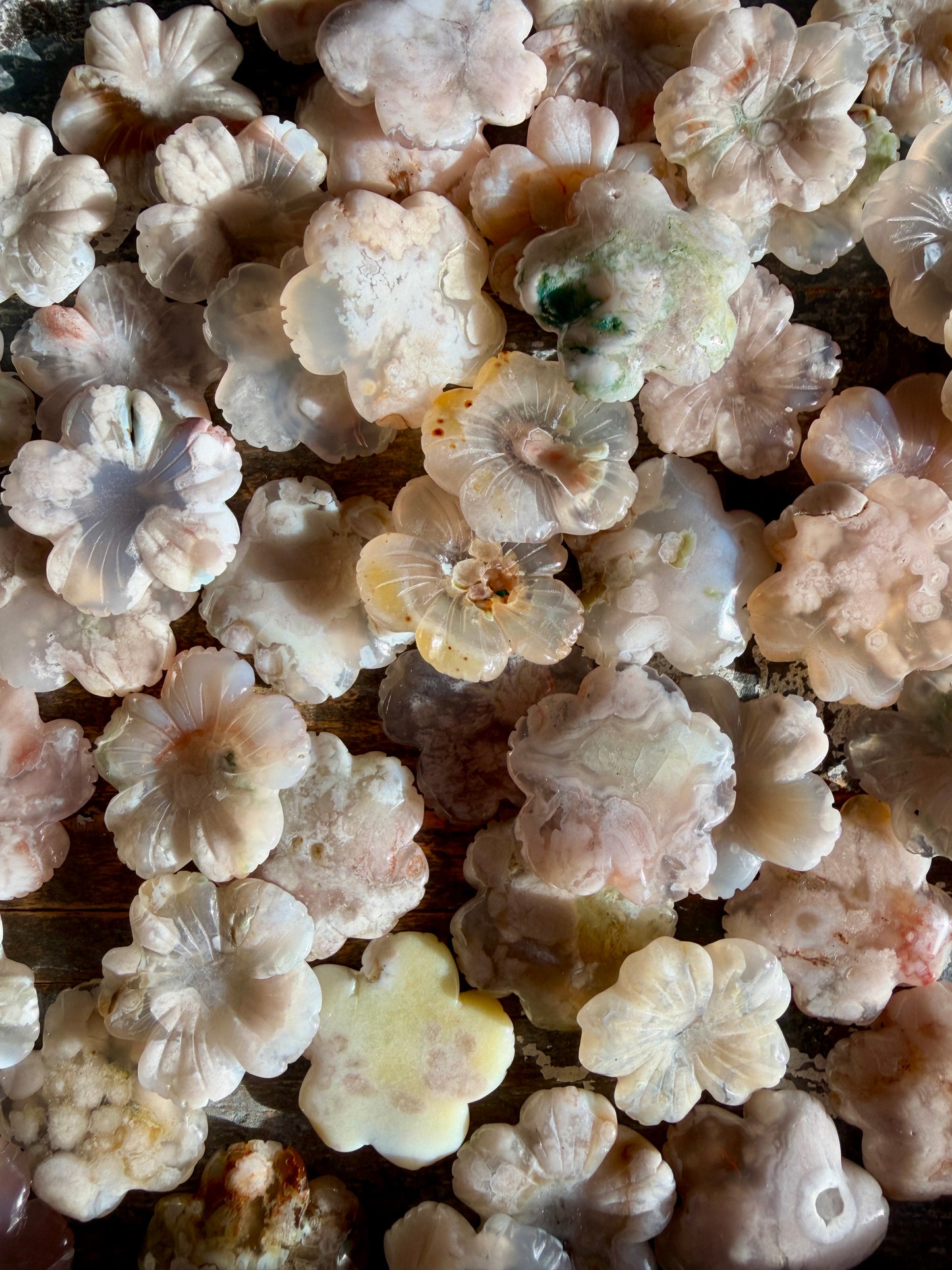 One (1) Gorgeous Flower Agate Flower Mini Carving