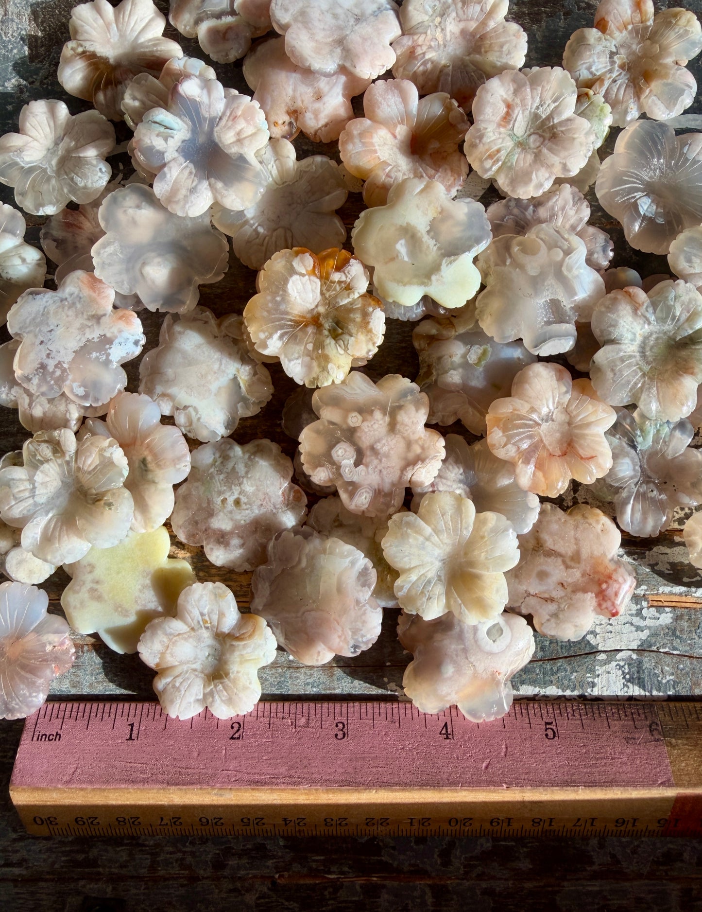 One (1) Gorgeous Flower Agate Flower Mini Carving