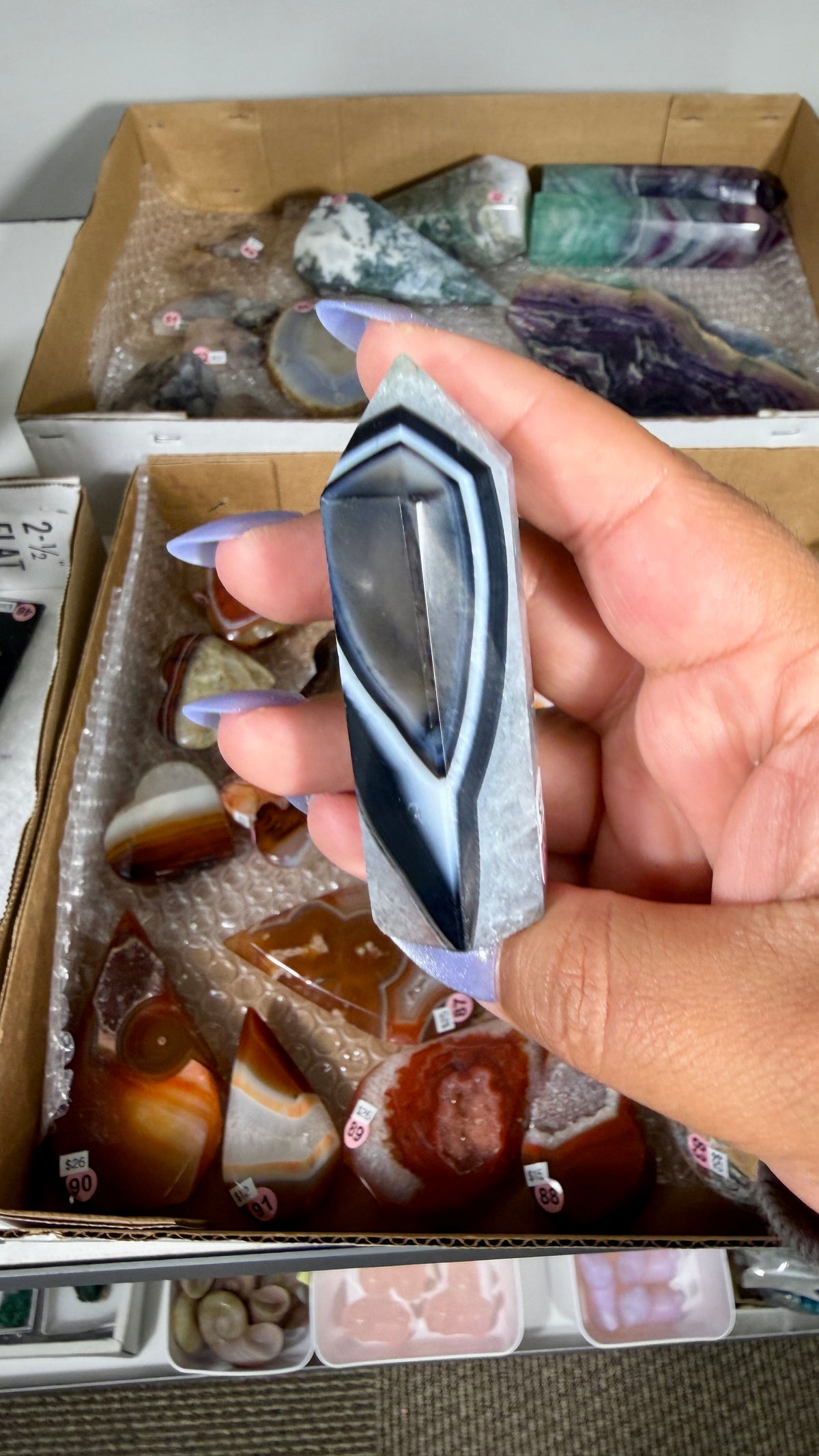 Gorgeous Banded Agate Tower (dyed) | Opt 79