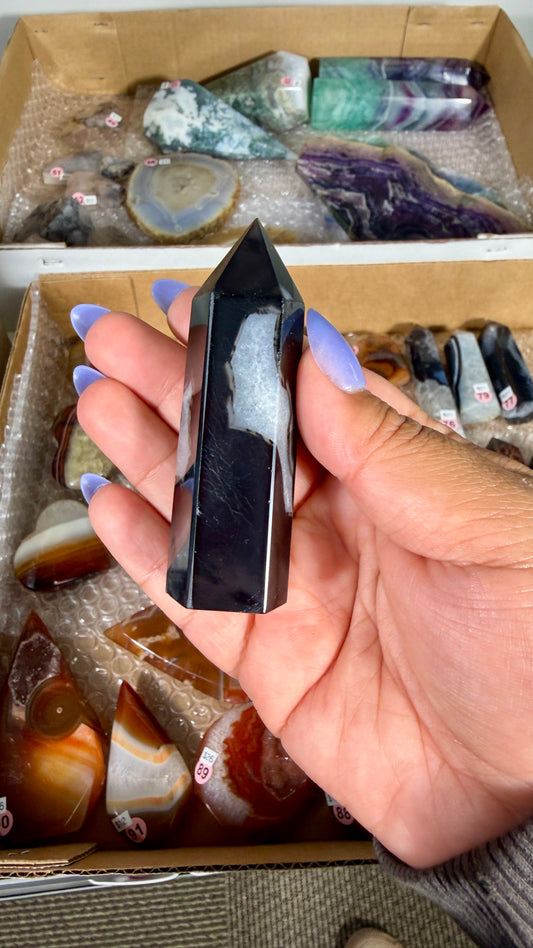Gorgeous Banded Agate Tower (dyed) | Opt 78